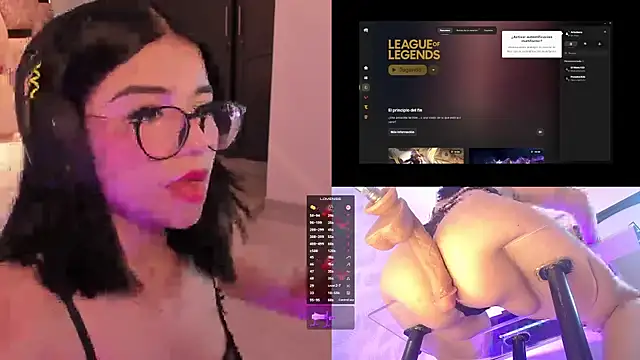 AriAddams online show from October 6, 10:51 pm