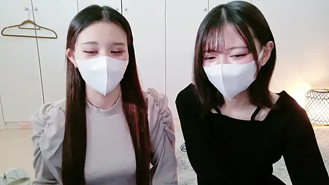 Azusa DoMybest online show from March 8, 6:39 am