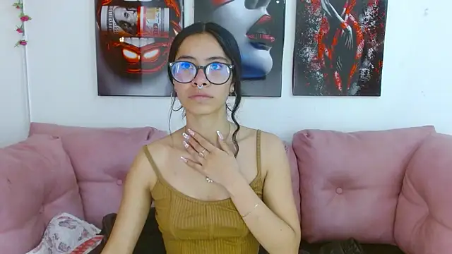 Miahotcs1 online show from April 18, 3:49 pm