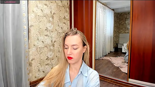 mishapallmer online show from November 29, 9:23 am