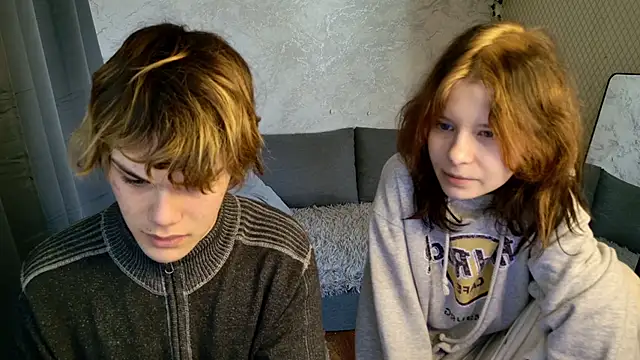 Snapshot of Bonnie_And_C1yde chatting on April 29, 5:11 am Bonnie And C1yde online show from April 29, 5:11 am