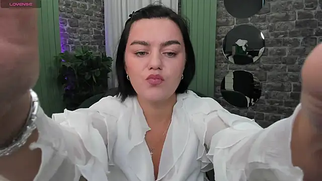 moodberry online show from October 22, 6:57 am