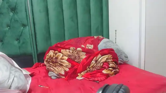 BUNNYCHOWX28 online show from February 21, 9:05 pm