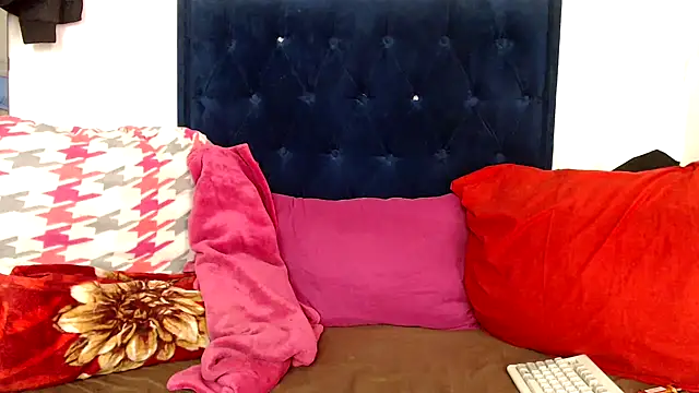 BUNNYCHOWX28 online show from March 12, 12:11 pm