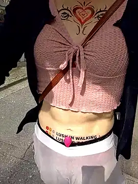 pink-mai online show from September 16, 1:06 am