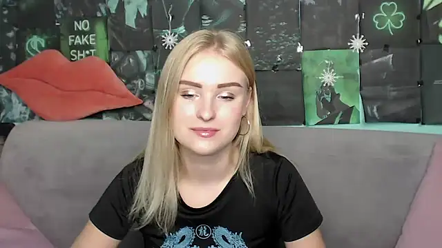 Snapshot of SofySofty chatting on September 12, 4:56 am SofySofty online show from September 12, 4:56 am