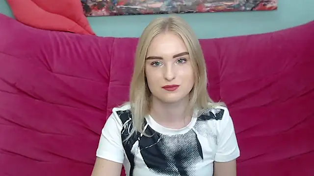 Snapshot of SofySofty chatting on September 19, 4:47 am SofySofty online show from September 19, 4:47 am