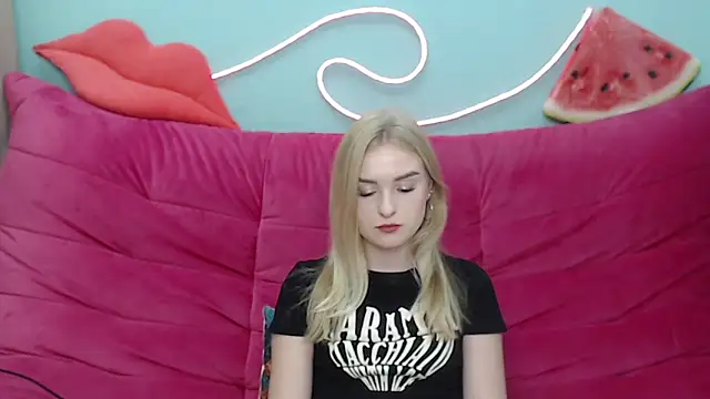 Snapshot of SofySofty chatting on November 7, 5:51 am SofySofty online show from November 7, 5:51 am