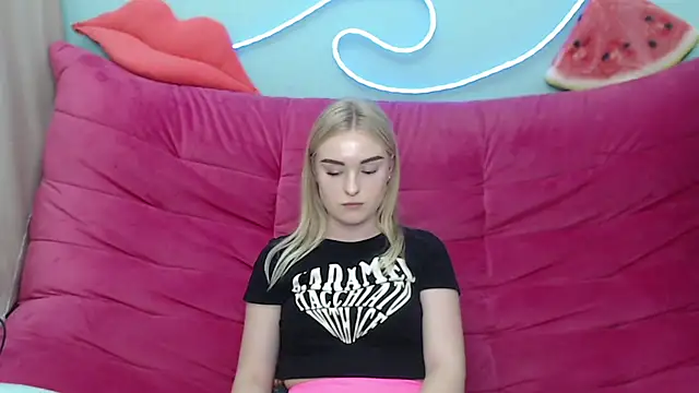 Snapshot of SofySofty chatting on November 9, 6:06 pm SofySofty online show from November 9, 6:06 pm