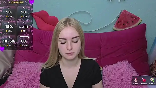 Snapshot of SofySofty chatting on December 4, 6:44 am SofySofty online show from December 4, 6:44 am