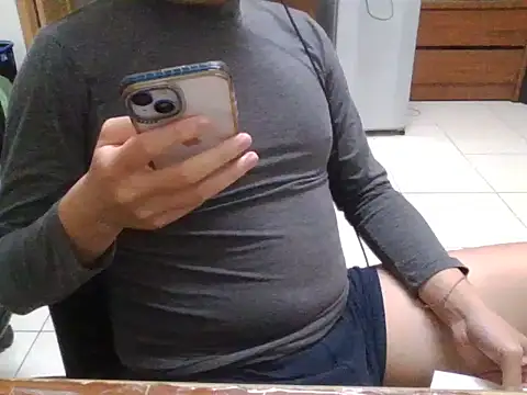 Snapshot of KAi0055 chatting on February 3, 12:21 pm KAi0055 online show from February 3, 12:21 pm