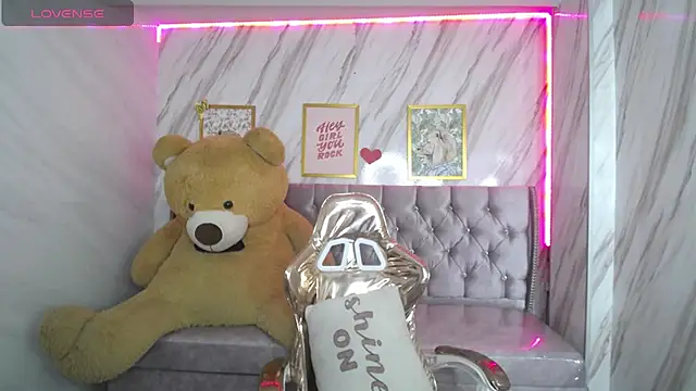 Eilyn love b online show from September 18, 12:51 pm