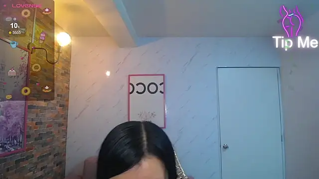 Eilyn love b online show from September 30, 1:05 pm