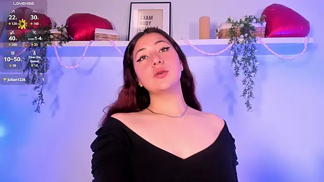 Nicolle Evanss  online show from February 25, 4:44 am