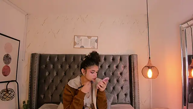 Puffy Hearts online show from September 25, 3:38 pm