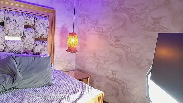 julyana mendez online show from October 11, 7:12 pm