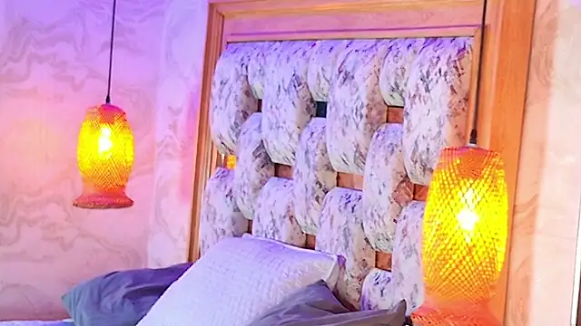 julyana mendez online show from October 21, 7:47 pm