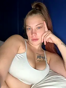 LittleRedMilf online show from September 17, 9:27 pm