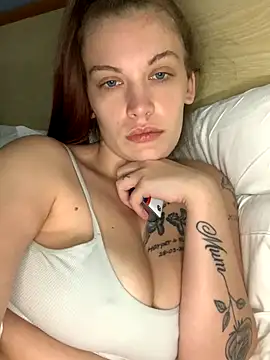 LittleRedMilf online show from September 28, 12:21 pm