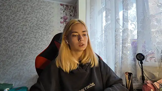 Witching Moon online show from October 8, 7:28 am