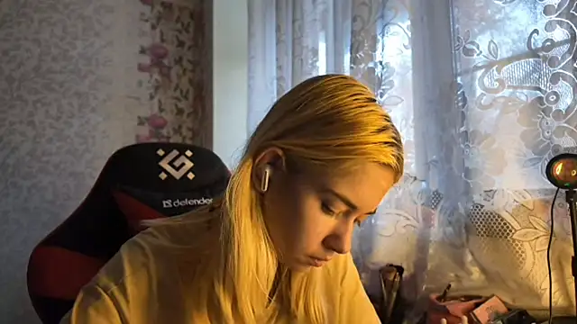 Witching Moon online show from October 29, 7:54 am