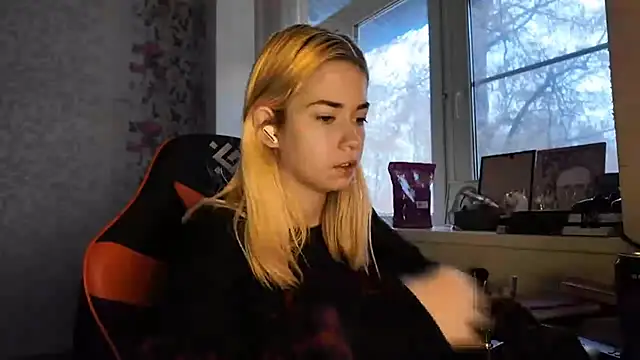 Witching Moon online show from November 24, 7:30 am