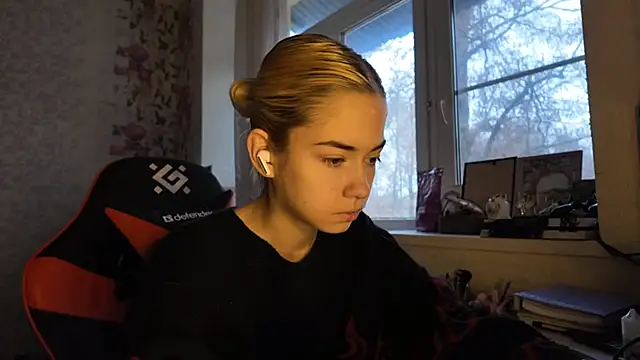 Witching Moon online show from November 26, 8:26 am