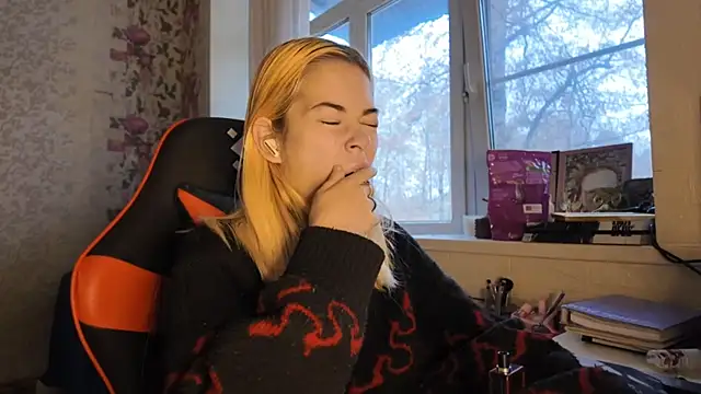 Witching Moon online show from November 27, 7:32 am