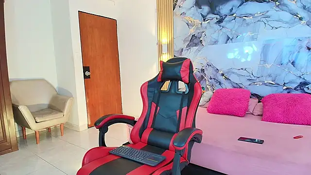 Snapshot of tammy_02_ chatting on February 13, 2:13 pm tammy 02 online show from February 13, 2:13 pm