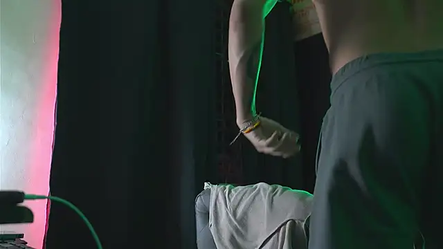 AlphaMasterXxx online show from March 13, 3:46 am