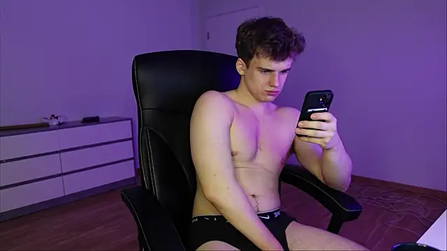 Snapshot of Ricky_Becko chatting on November 20, 4:18 pm Ricky Becko online show from November 20, 4:18 pm