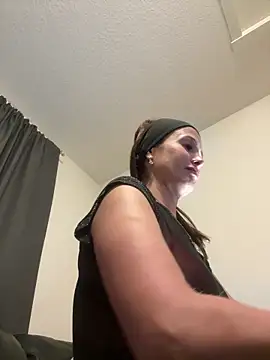 Alona Brown online show from April 3, 5:49 am