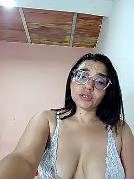 Snapshot of Sensual_Anyelie chatting on September 19, 9:22 am Sensual Anyelie online show from September 19, 9:22 am