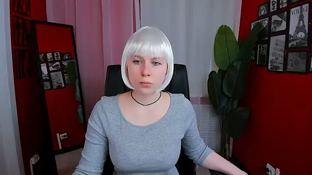 EvaCrosby online show from September 24, 10:18 am