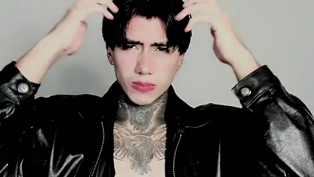 Snapshot of Alex_bdsmz chatting on November 1, 1:24 pm Alex bdsmz online show from November 1, 1:24 pm