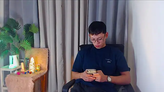 Snapshot of pinkcock_froi2305 chatting on October 4, 2:26 pm pinkcock froi2305 online show from October 4, 2:26 pm