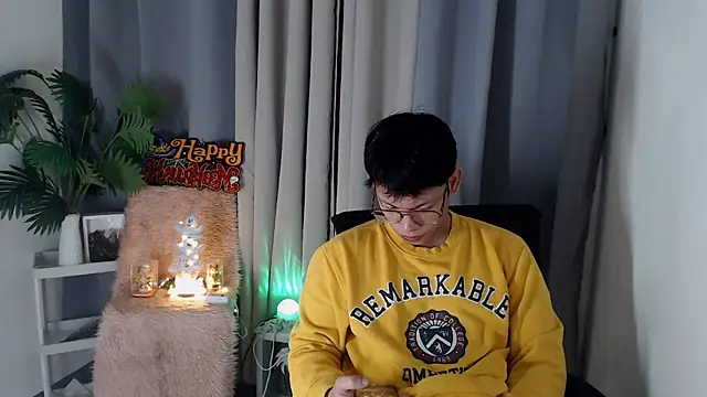 Snapshot of pinkcock_froi2305 chatting on October 29, 1:41 am pinkcock froi2305 online show from October 29, 1:41 am