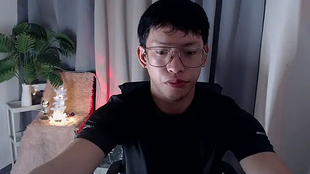 Snapshot of pinkcock_froi2305 chatting on November 4, 1:59 am pinkcock froi2305 online show from November 4, 1:59 am