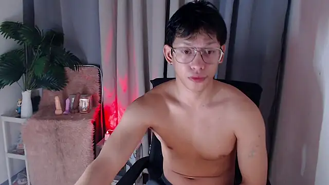 Snapshot of pinkcock_froi2305 chatting on November 24, 3:28 am pinkcock froi2305 online show from November 24, 3:28 am