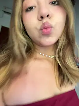 Snapshot of Bonni_lohan chatting on June 30, 3:24 pm Bonni lohan online show from June 30, 3:24 pm