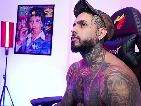 logan hugh8 online show from November 5, 6:35 am