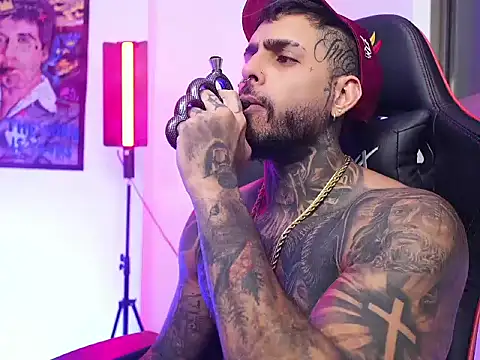 logan hugh8 online show from November 9, 2:32 am