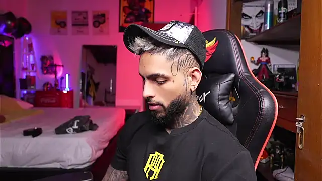 logan hugh8 online show from April 1, 12:33 am