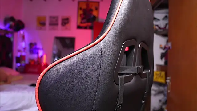 logan hugh8 online show from April 4, 6:16 pm