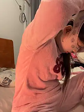 Snapshot of coco-o chatting on November 20, 12:49 pm coco-o online show from November 20, 12:49 pm