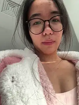 luluya1314 online show from December 1, 3:22 am