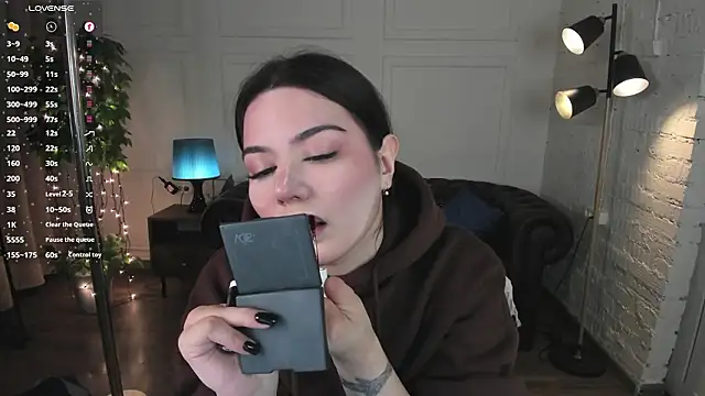 Dark Moni online show from March 11, 2:50 am