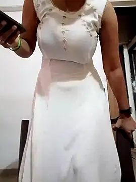 Snapshot of Love_Foreverr12 chatting on October 18, 6:26 am Love Foreverr12 online show from October 18, 6:26 am