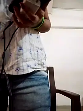 Snapshot of Love_Foreverr12 chatting on November 13, 8:35 am Love Foreverr12 online show from November 13, 8:35 am