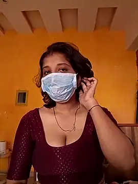 Snapshot of Love_Foreverr12 chatting on November 26, 5:52 am Love Foreverr12 online show from November 26, 5:52 am